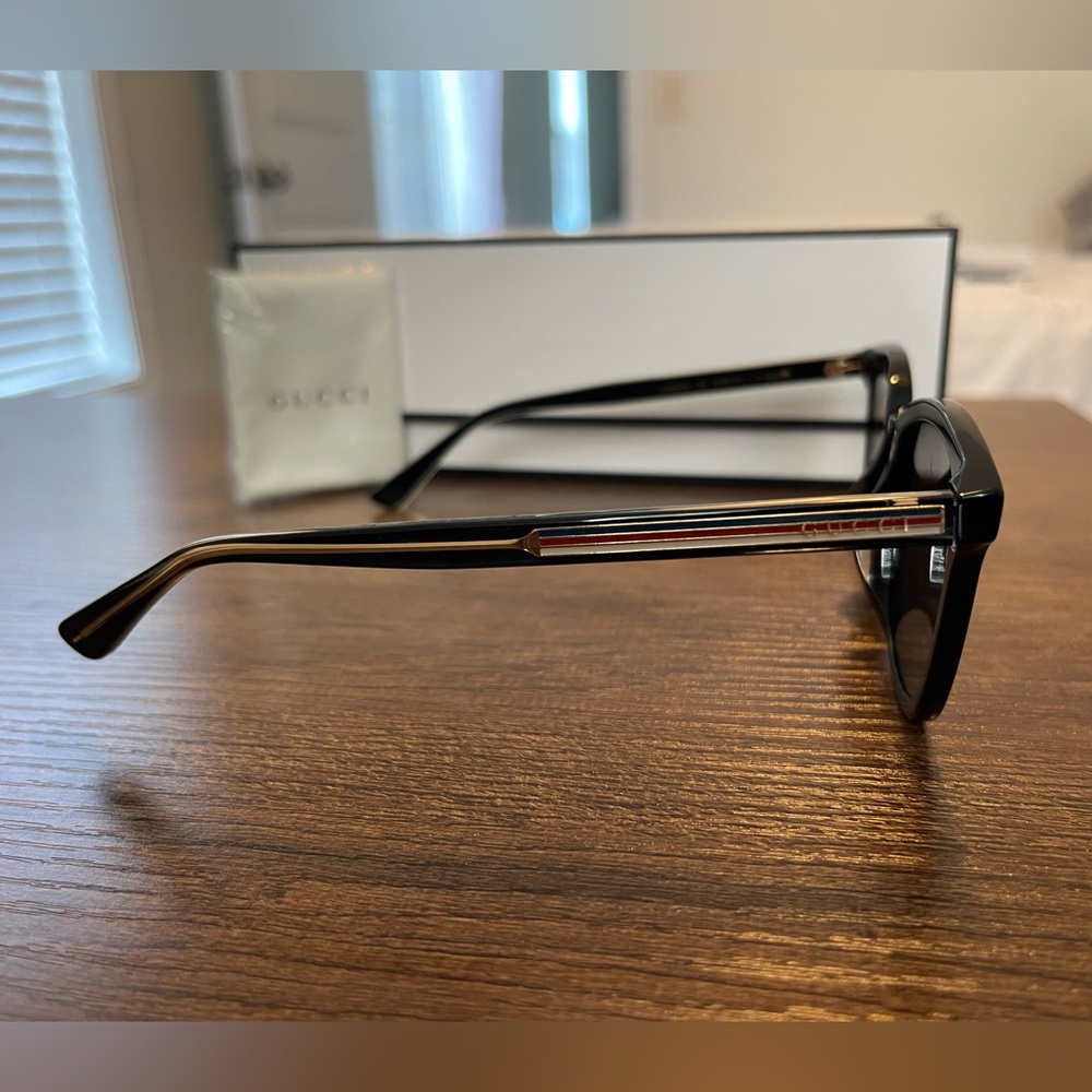 Gucci Sunglasses - Picture 5 of 7